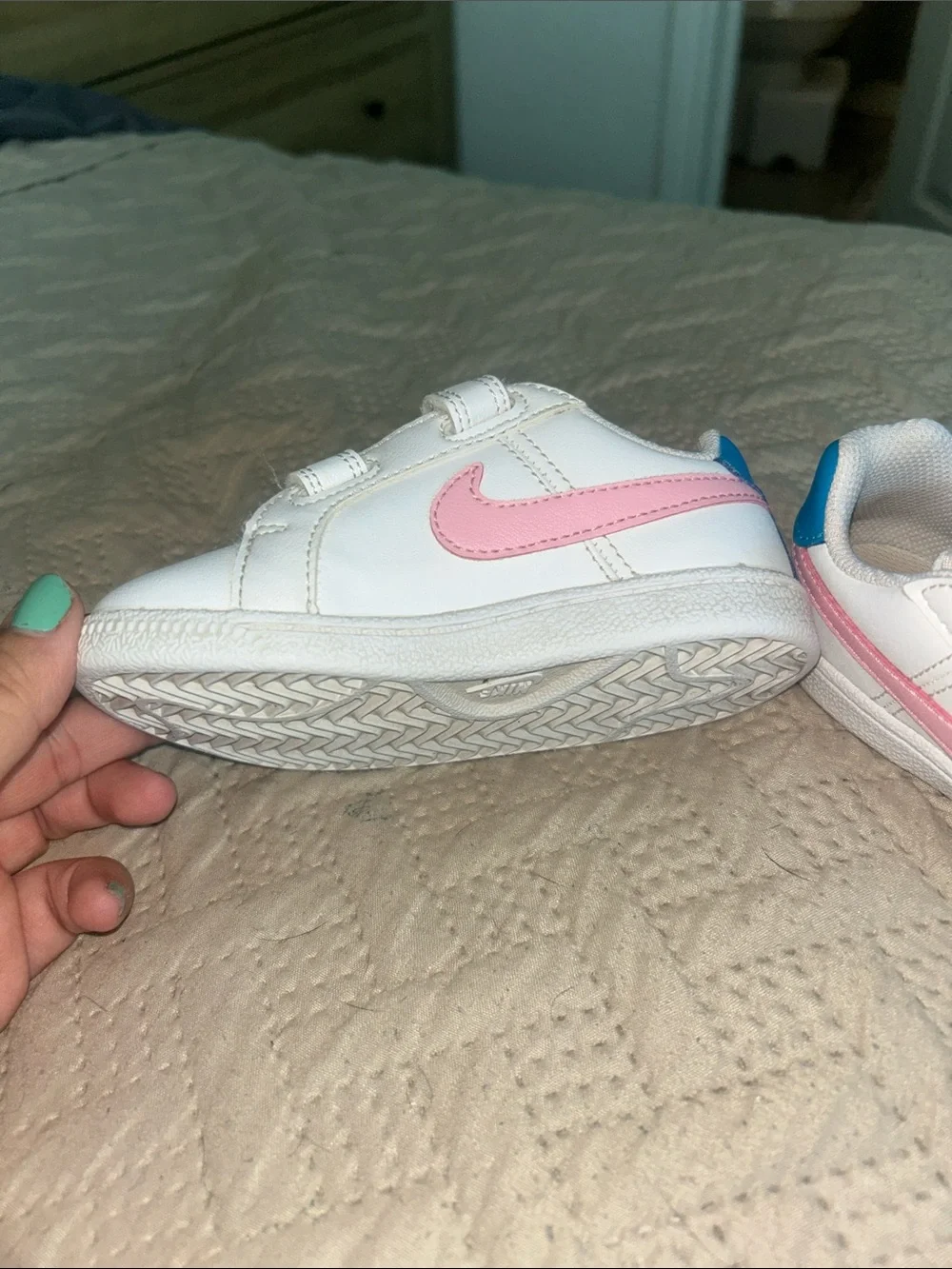 Nike Court Royale Kids White Sneakers with Pink
